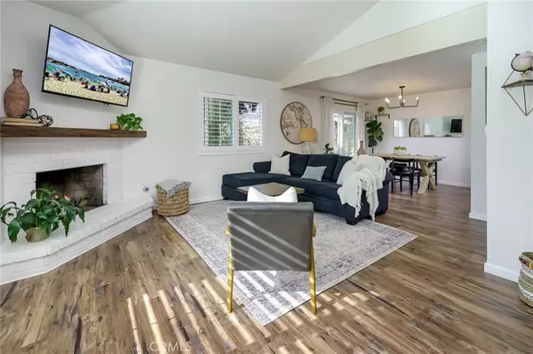 300 CUTTER WAY, Costa Mesa, CA 92627