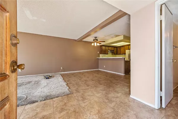Fontana, CA 92335,16590 Terrace LN #G