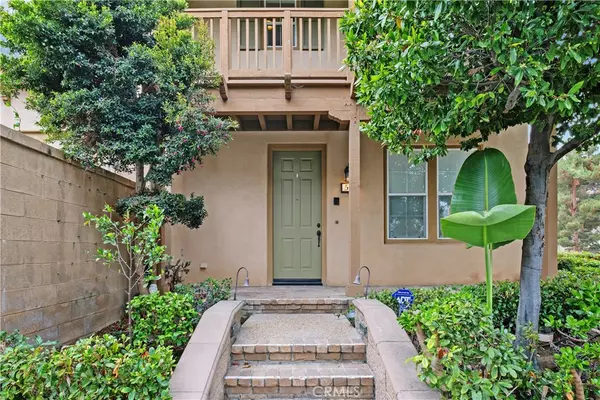 Irvine, CA 92602,50 Rosenblum #4
