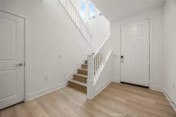 Irvine, CA 92618,124 Tiffin