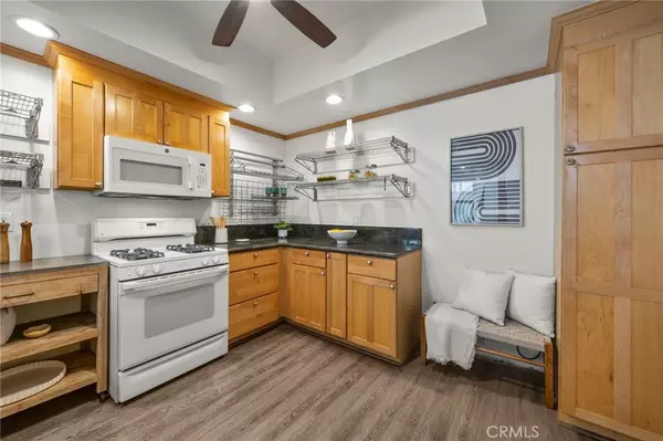 Playa Del Rey, CA 90293,8180 Manitoba #334