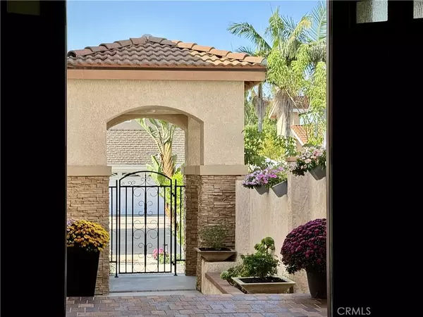 Irvine, CA 92604,29 Sandstone