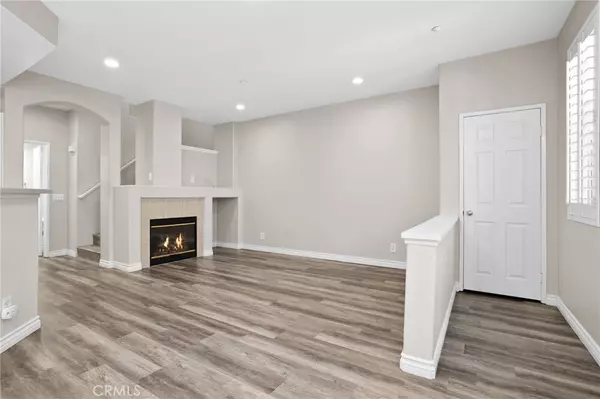 Irvine, CA 92618,309 Falcon CRK