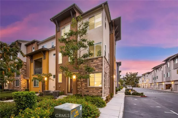 747 Savi #104, Corona, CA 92878