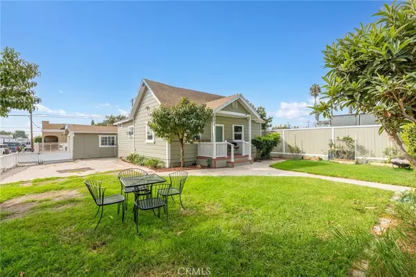 Santa Ana, CA 92701,926 E Pine