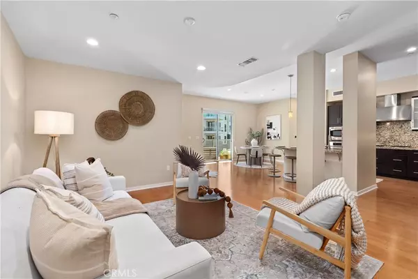 Irvine, CA 92612,21 Gramercy #312