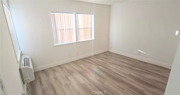 Bell, CA 90201,6702 Flora #A