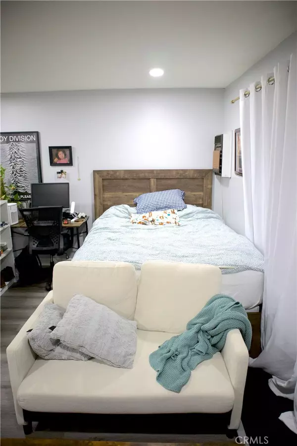 Long Beach, CA 90804,5585 E Pacific Coast