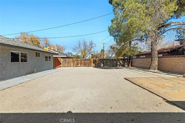 Lancaster, CA 93535,44532 Andale