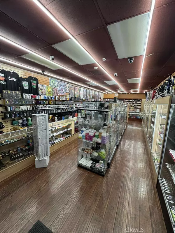 Riverside, CA 92505,10321 Magnolia AVE