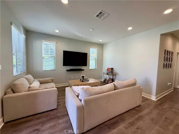 Anaheim Hills, CA 92807,396 Auburn Heights