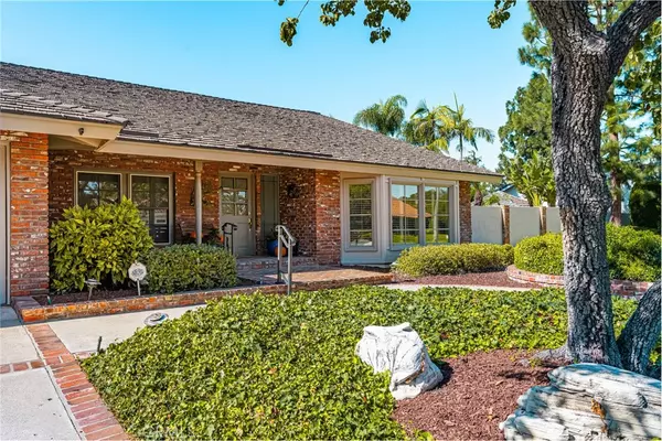 Yorba Linda, CA 92886,5861 Sunmist DR