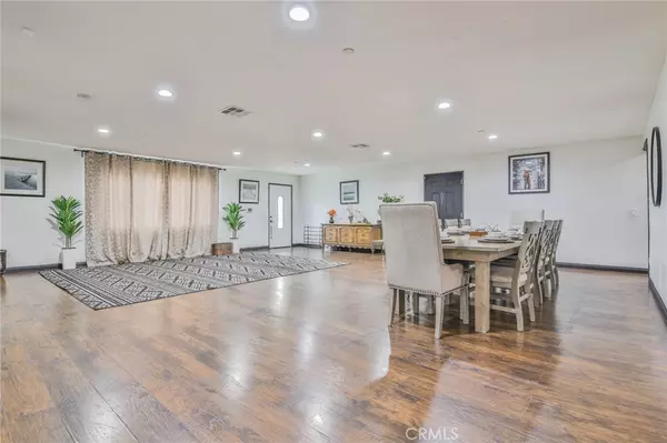 Compton, CA 90220,1019 W Arbutus