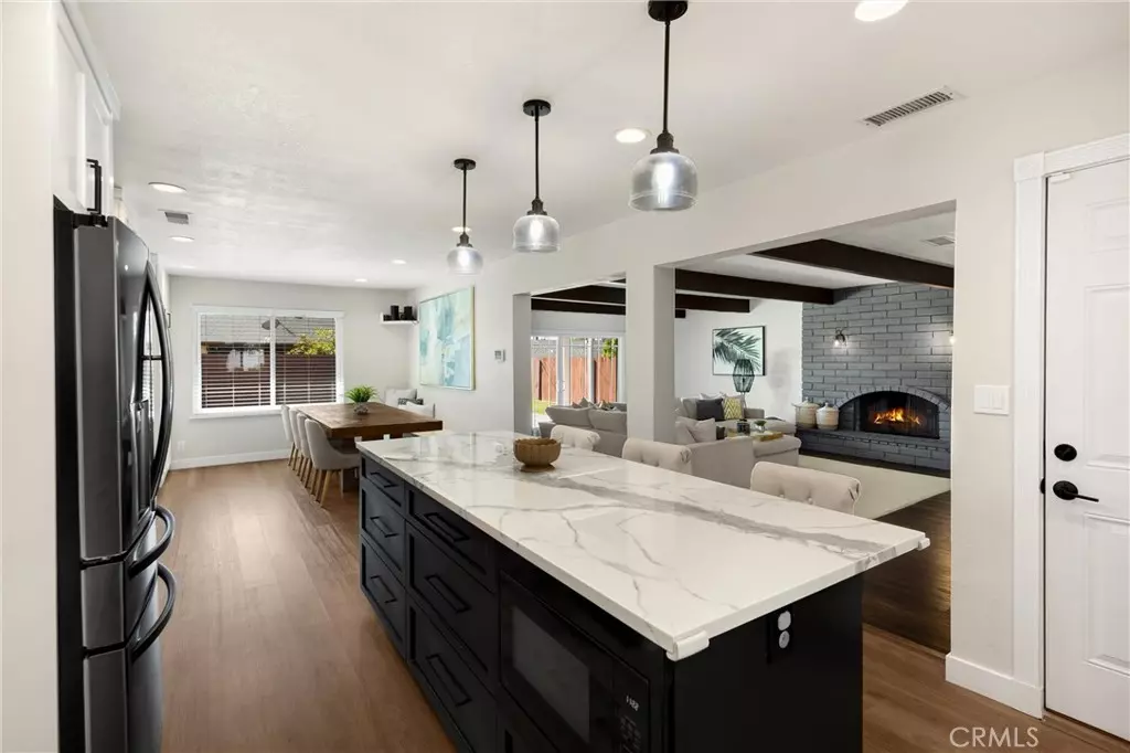 Yorba Linda, CA 92886,16692 Meadowview