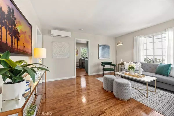 Downey, CA 90240,8925 Stamps