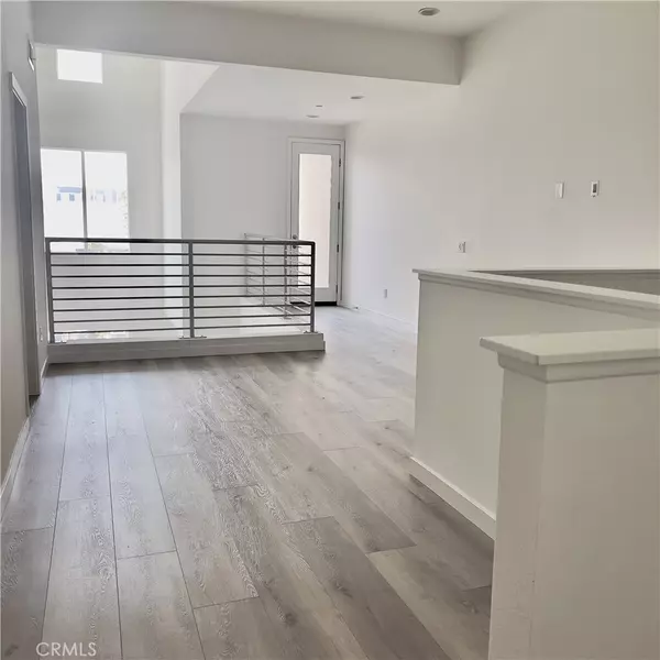 Irvine, CA 92612,85 Waldorf