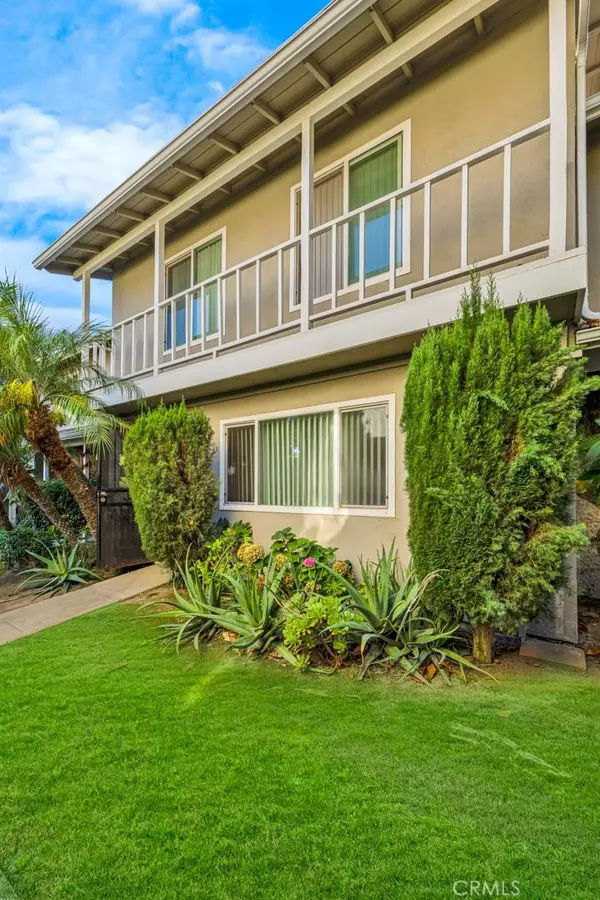 Tustin, CA 92780,1777 Mitchell #122
