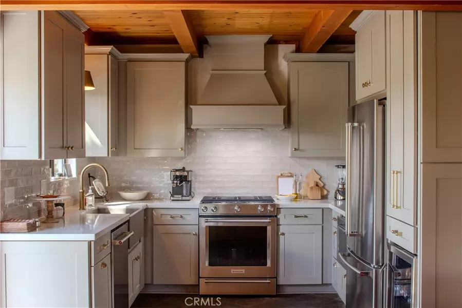 1007 White Mountain DR, Big Bear City, CA 92314