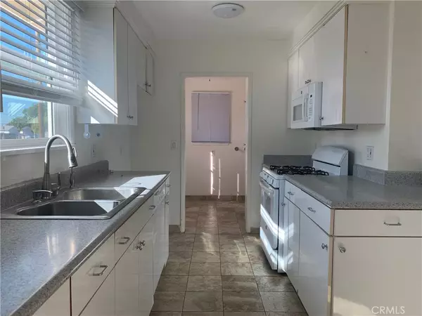 Fullerton, CA 92833,1918 W Orangethorpe AVE