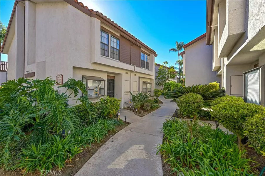 376 Hawaii, Placentia, CA 92870