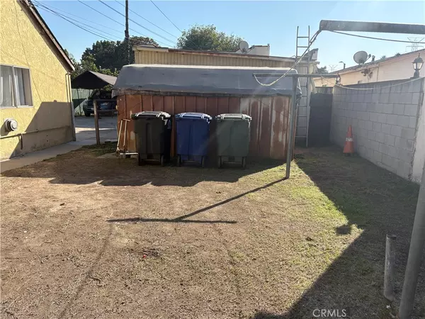 South Gate, CA 90280,8963 Bowman AVE