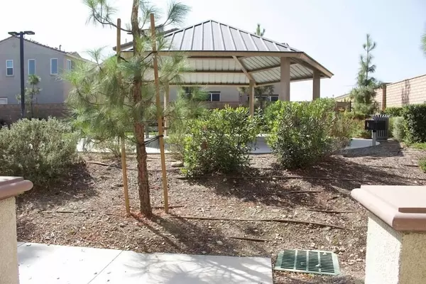 Fontana, CA 92336,7155 Citrus AVE #405