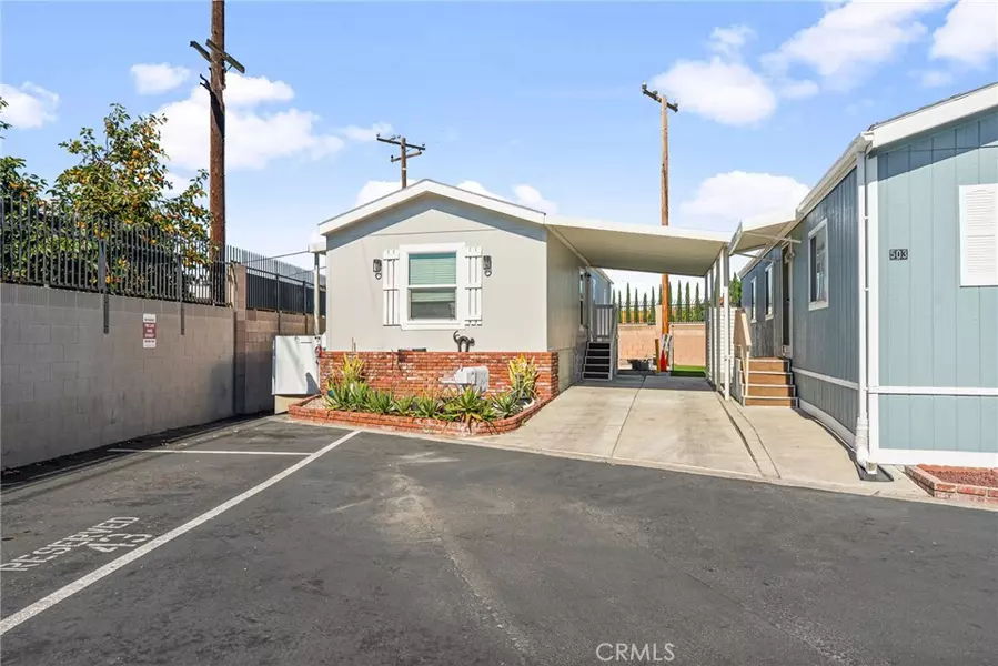 501 Willow DR, Santa Ana, CA 92703