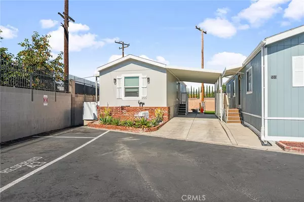 501 Willow DR, Santa Ana, CA 92703