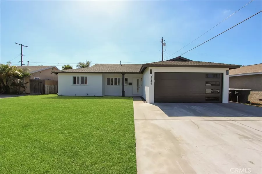 2544 W Greenacre AVE, Anaheim, CA 92801