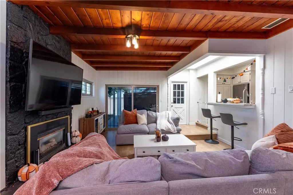 Carson, CA 90810,2743 E 219th PL