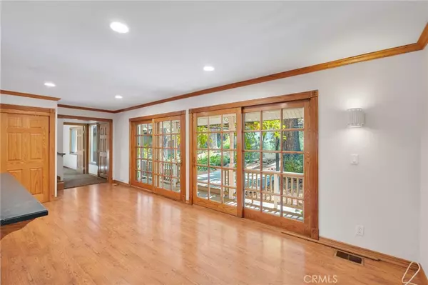 Wrightwood, CA 92397,661 Lark RD