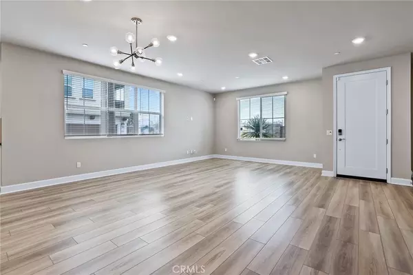 Huntington Beach, CA 92648,19109 Azul LN