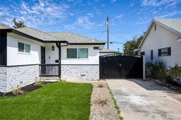 Garden Grove, CA 92840,12662 Woodland LN