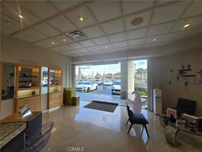 5300 beach BLVD #114, Buena Park, CA 90621