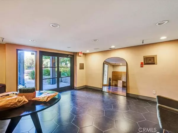 Los Feliz, CA 90039,2929 Waverly