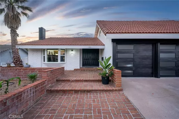 Laguna Hills, CA 92653,25311 Pike RD