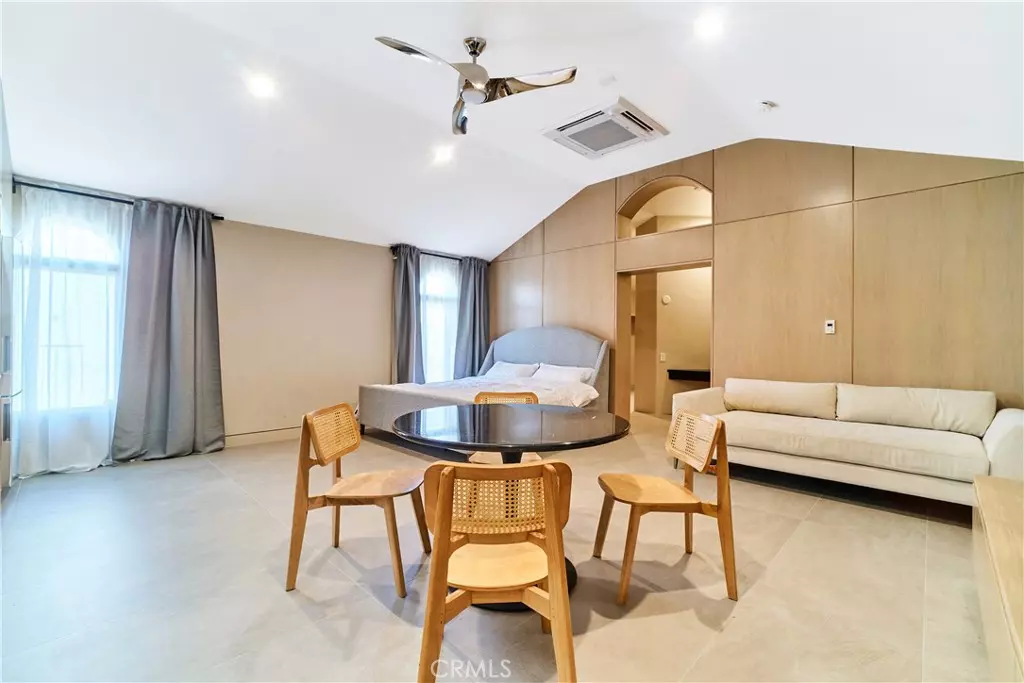 Fullerton, CA 92833,1119 Crestview DR #B