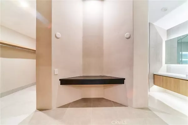 Fullerton, CA 92833,1119 Crestview DR #B