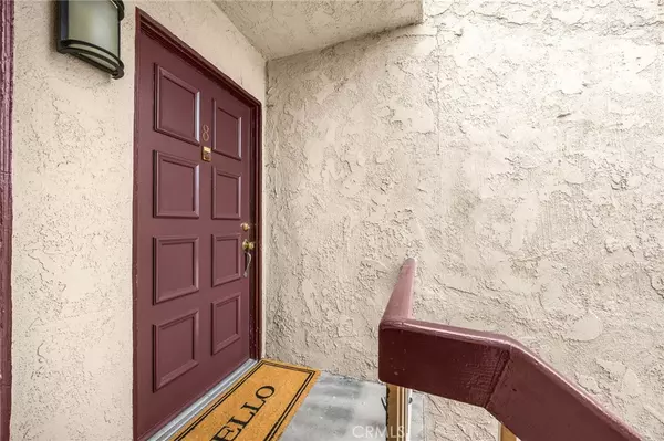 700 W La Veta #I-8, Orange, CA 92868