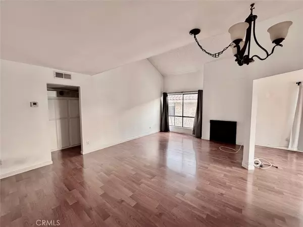 Burbank, CA 91505,225 N Rose #410