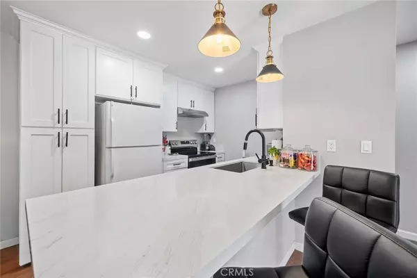 Santa Ana, CA 92704,2511 W Sunflower #P4