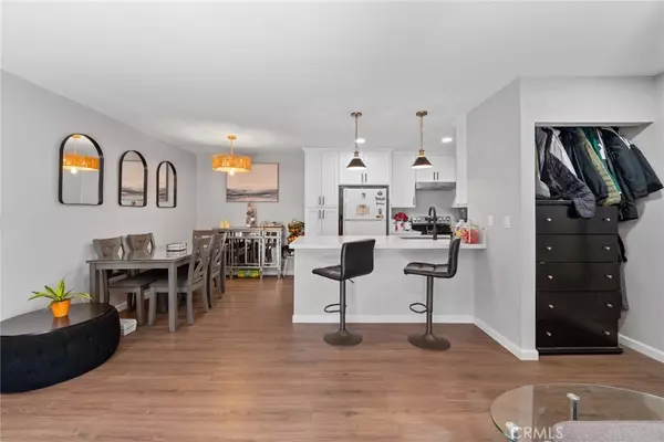 Santa Ana, CA 92704,2511 W Sunflower #P4