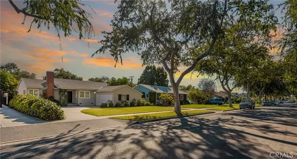 906 E Buffalo AVE, Santa Ana, CA 92706