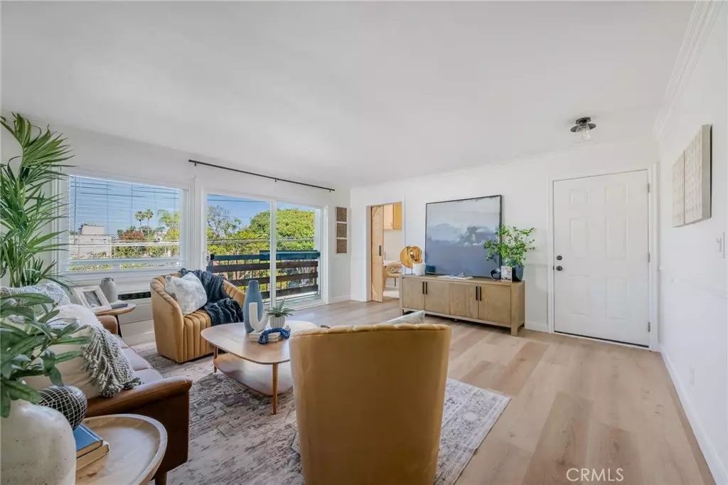 Long Beach, CA 90814,2844 E 3rd St #210