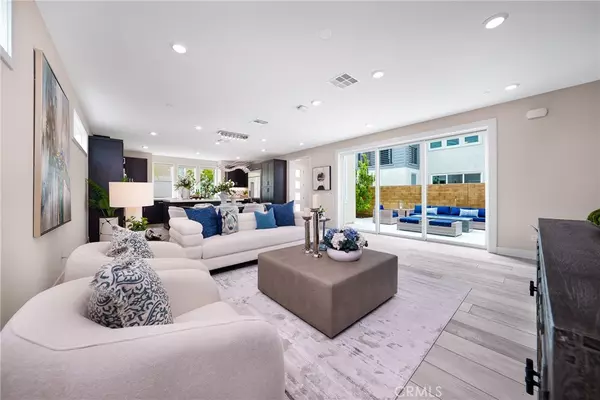 Irvine, CA 92618,130 Chorus