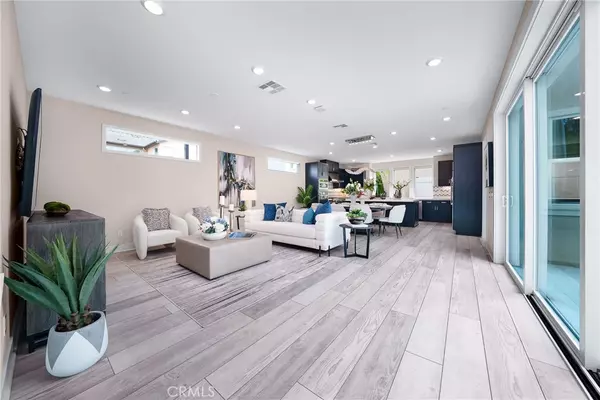 Irvine, CA 92618,130 Chorus