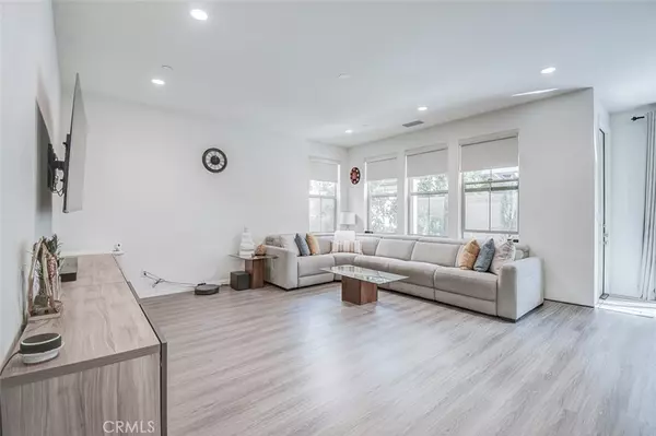 Irvine, CA 92618,128 Full Sun