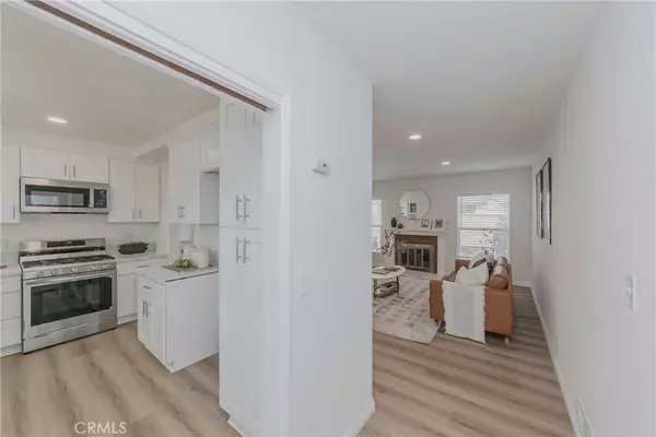 Anaheim, CA 92805,1325 E Romneya