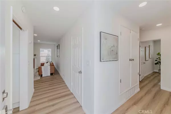 Anaheim, CA 92805,1325 E Romneya