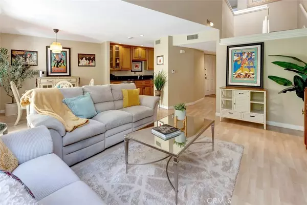 Laguna Beach, CA 92651,102 Santa Rosa CT